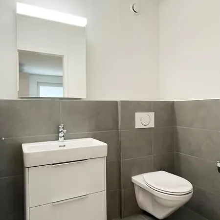 Апартаменты Fantastic 2br In The Center - Sky7