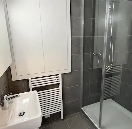 Fantastic 2br In The Center - Sky7