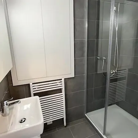 Fantastic 2br In The Center - Sky7